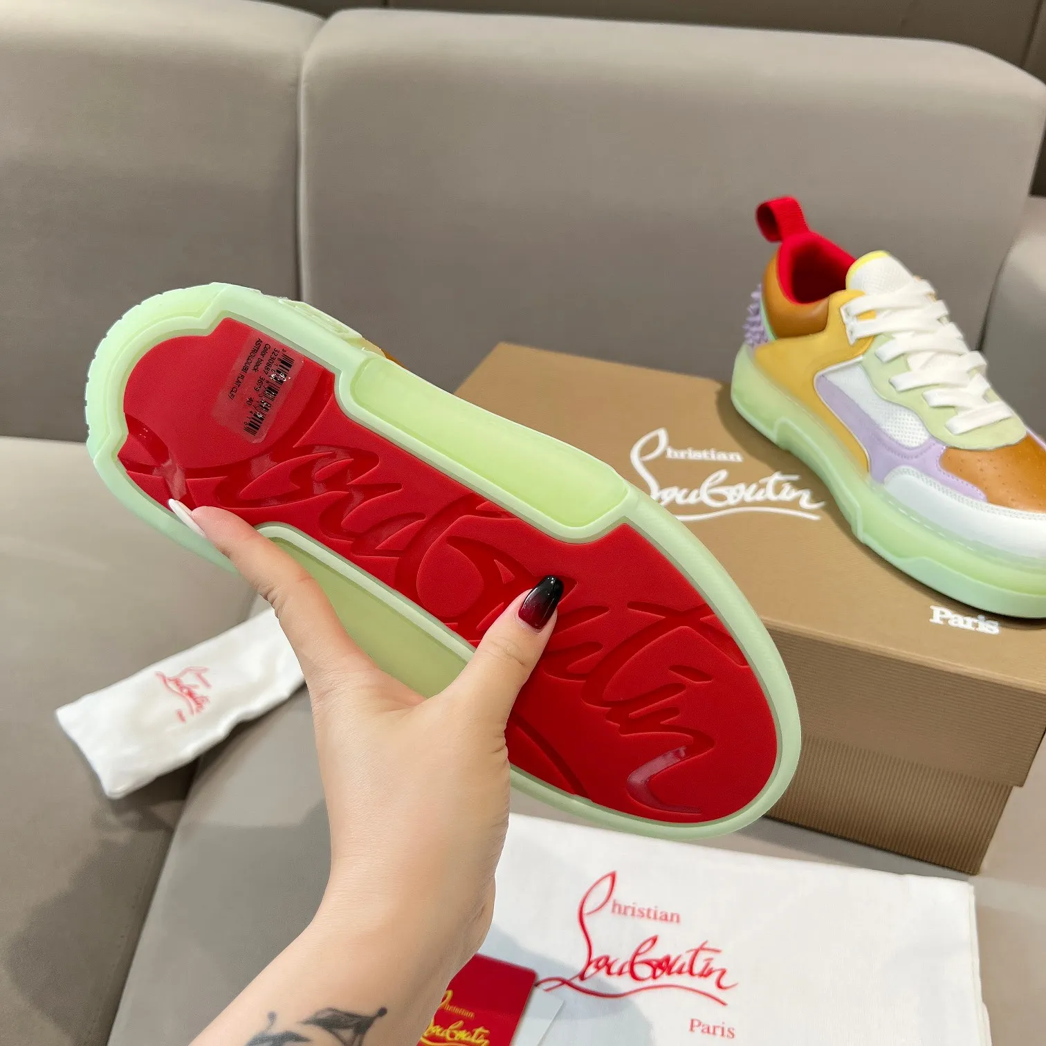 Men's shoes 💰700 🌹🌹🌹̋ Wang Junkai Yang Mi Xu Kai Zhang Jingyi Ding Chengxin Chen Muchi Wang Ziyi Same style Christian Louboutin 2024 [New product] ASTROLOUBI unisex thick-soled sports shoes red-soled shoes perfectly integrate fashion and sports, The fabrics are made of luxurious calfskin, soft suede, smooth satin and laminated leather, and the back is decorated with classic rivets. The interior is blended with a knitted tongue for added durability, breathability and quick-drying comfort. The outsole is made of a combination of EVA foam and imported rubber, and the colorful CL iconic letters on the side of the outsole show the brand's unique style. It is a ceiling-level comfortable skate shoe! ! !  Men's size 39--45. Women's size 35--40